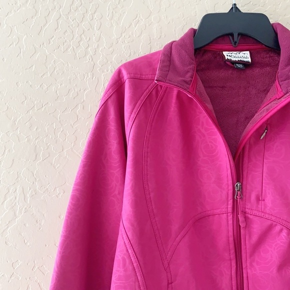 Double Diamond Pink Soft Fleece Interior Softshell Zipup Jacket - Picture 2 of 9